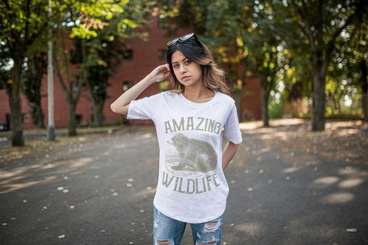 Amazing Wildlife Bear T-Shirt | Nature & Animal Lover Gift | Outdoor Adventure Graphic Tee for Hikers  Wildlife Enthusiasts